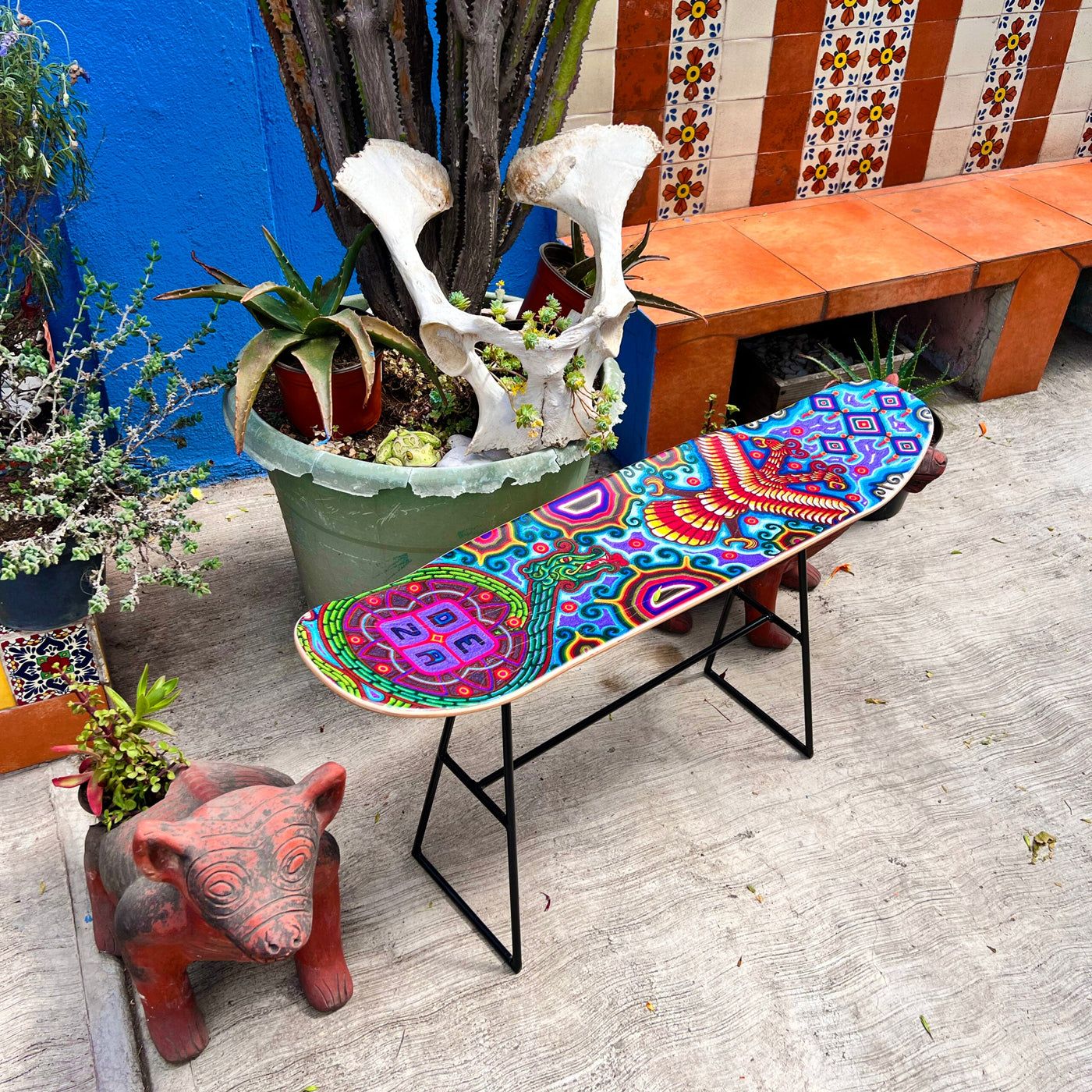 Banqueta o mesa auxiliar de Bordados Quetzacoatl