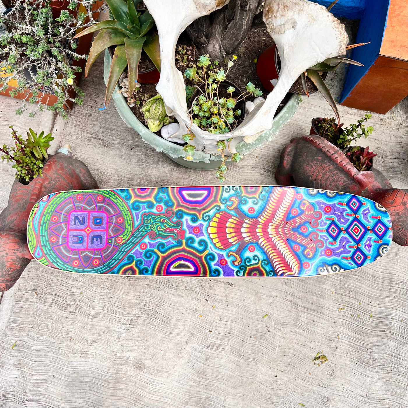 Banqueta o mesa auxiliar de Bordados Quetzacoatl
